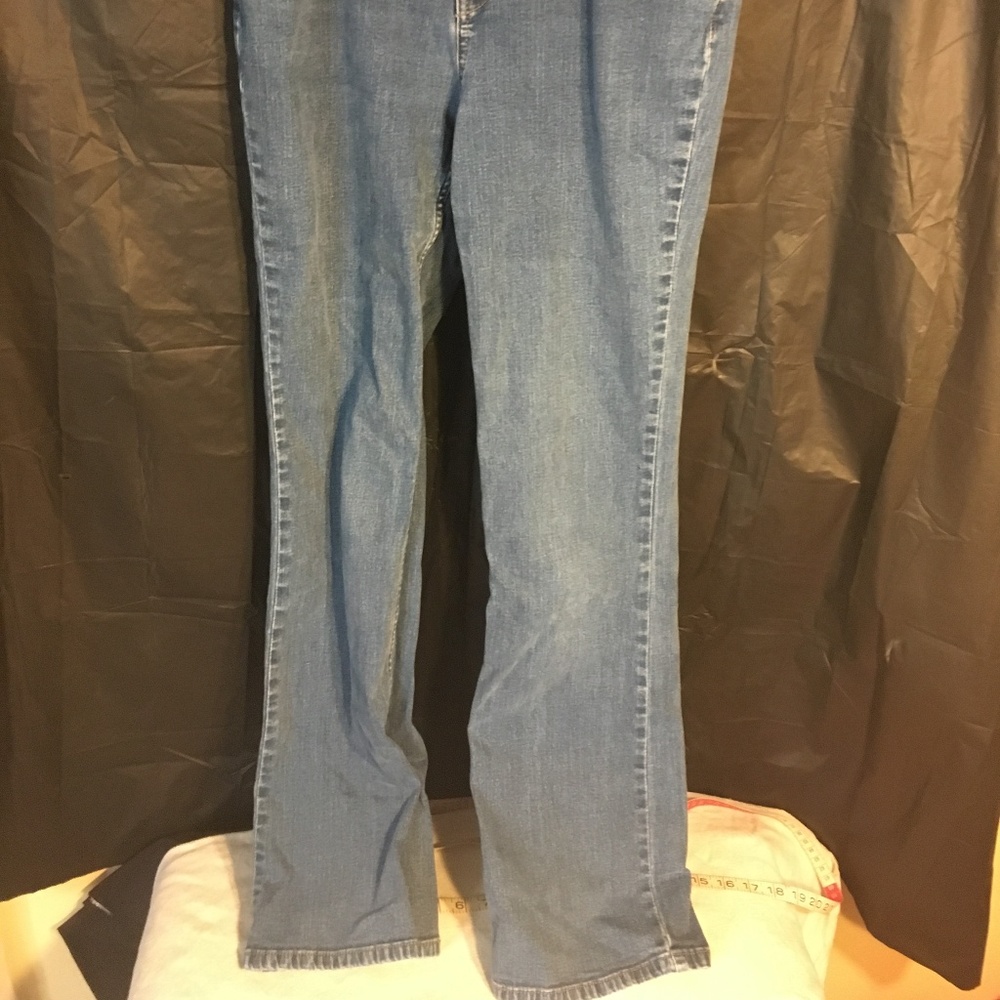 Levis Signature at Waist Bootcut woman's size 8 M - Picture 5 of 7